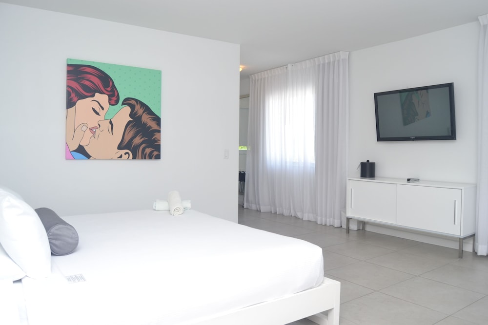 Royal Palms Resort And Spa A North Beach Village Resort Hotel 25/80