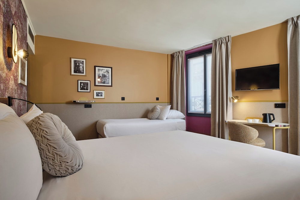 ROOM, TRIPLE