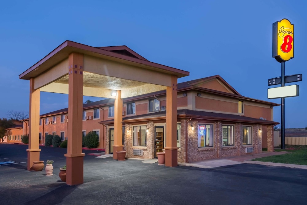 Super 8 By Wyndham Tucumcari 1/25