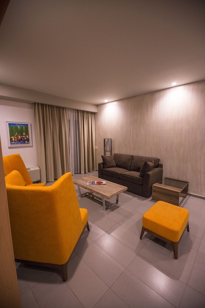 KINAM HOTEL 41/62