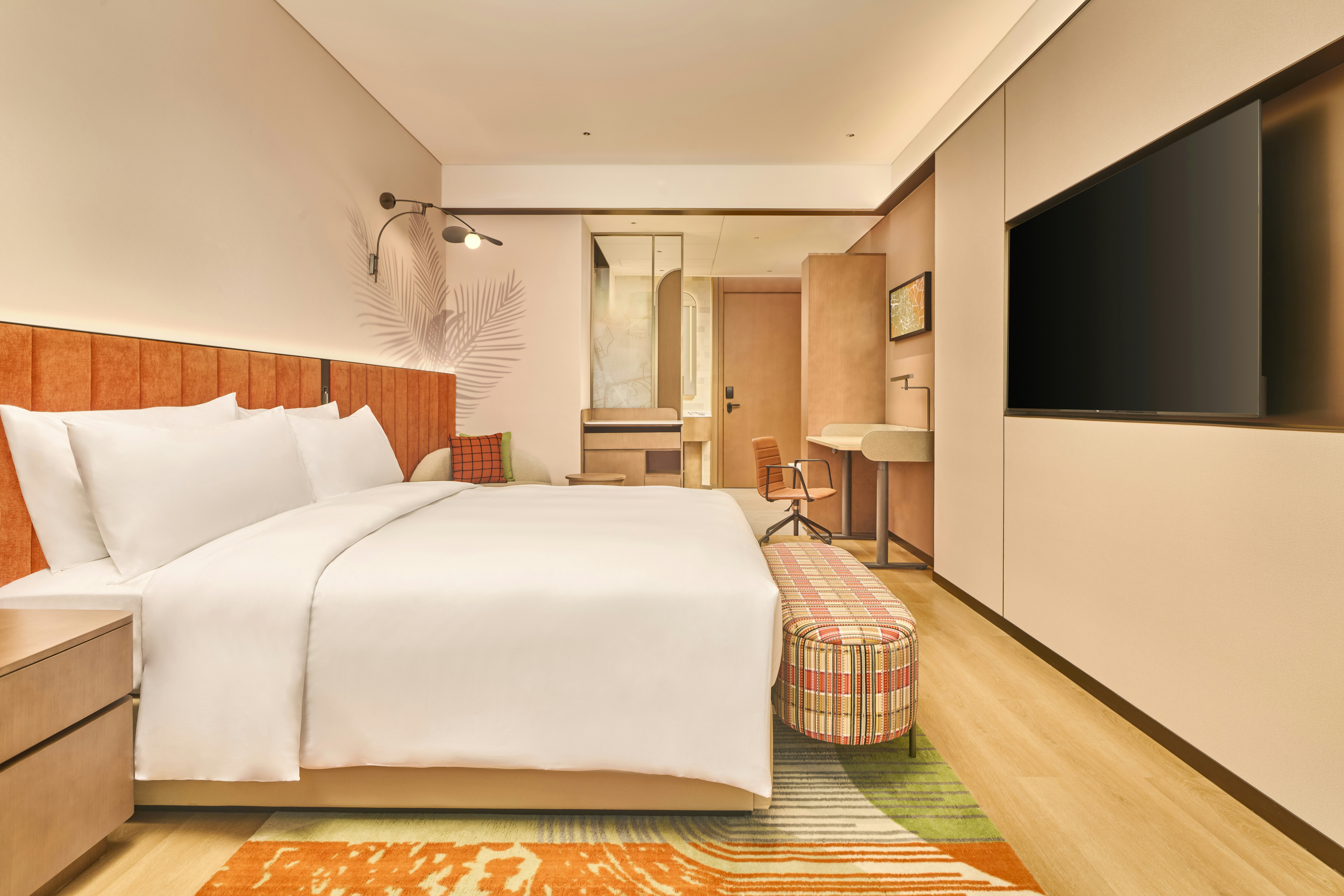 Deluxe, King Bed, City View