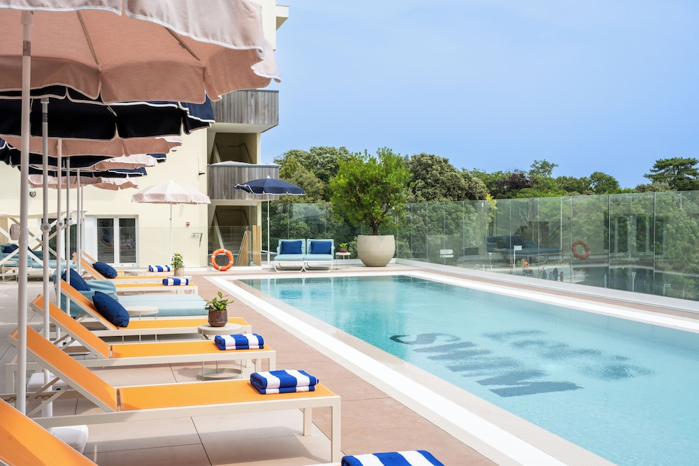 Mercure La Rochelle Vieux Port Sud 32/69