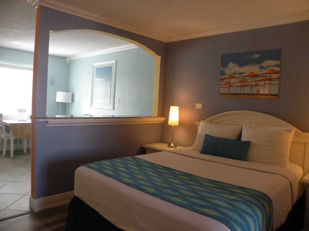PELICAN POINTE SUITES 22/58