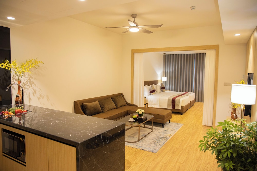 Pearl River Hotel 30/50