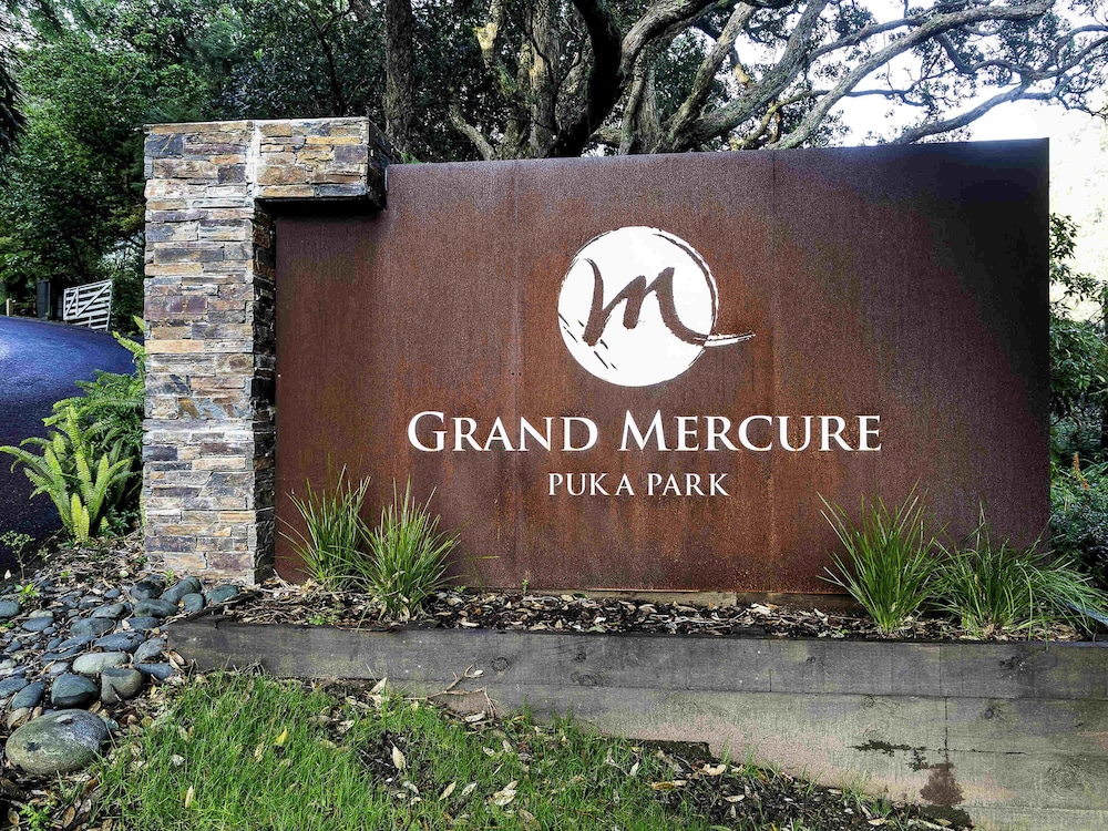 Grand Mercure Puka Park Resort 1/49