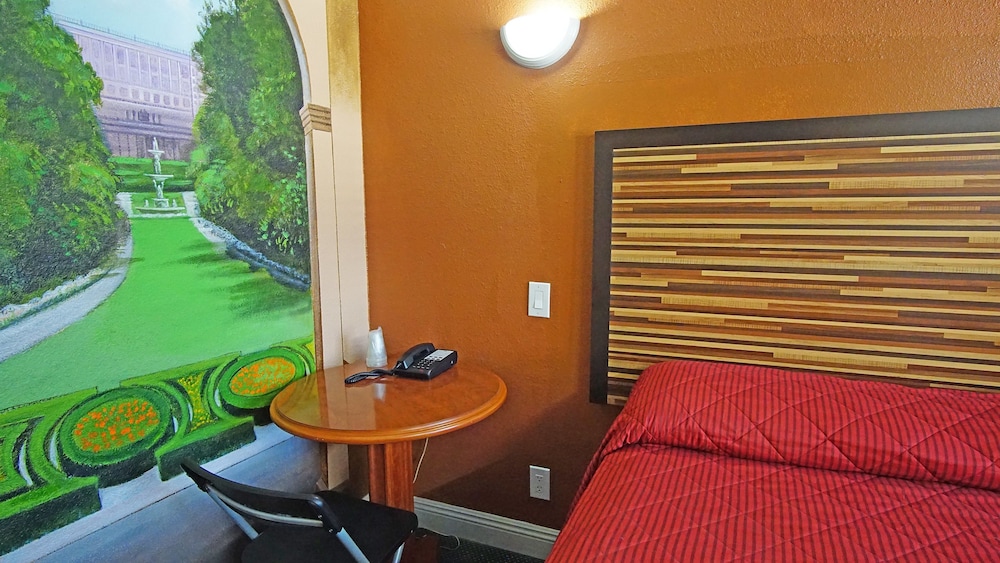 Lincoln Motel 36/58