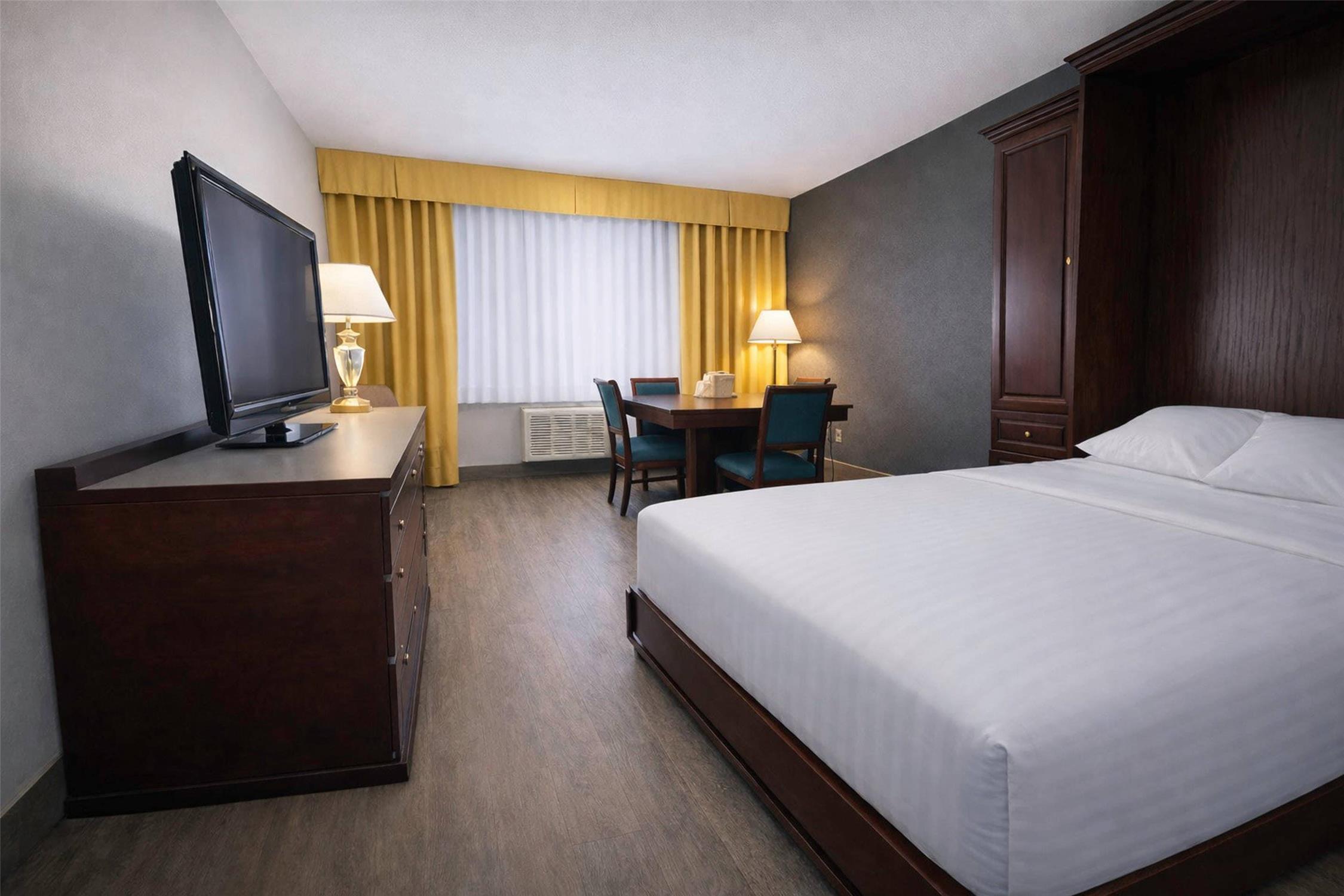 Quality Inn & Suites Gatineau 7/42
