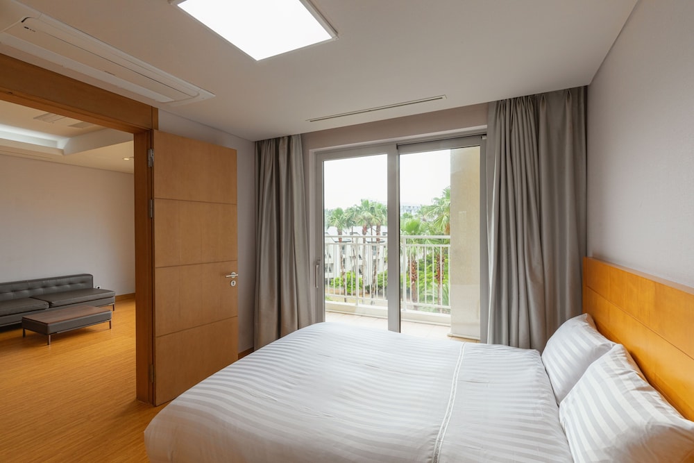 Family, Resort, Suite, 3 Futon Beds, Kitchen