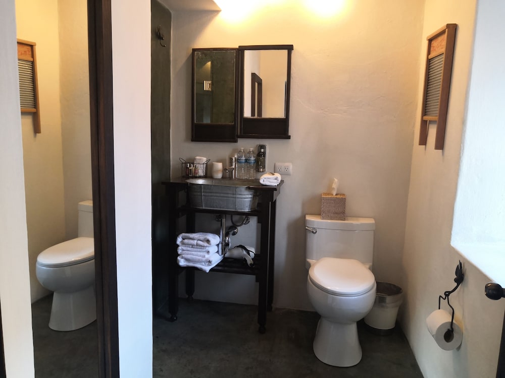 El Palomar Hotel 47/50