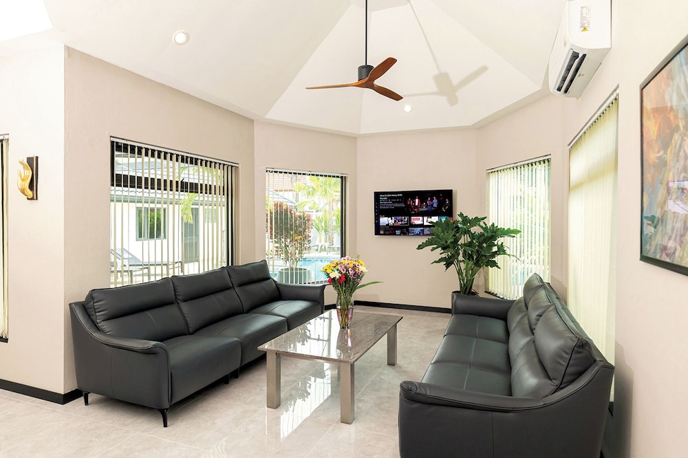 Pattaya Hill 2 33/50