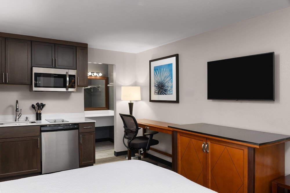 Basecamp Puyallup a Travelodge by Wyndham 33/50
