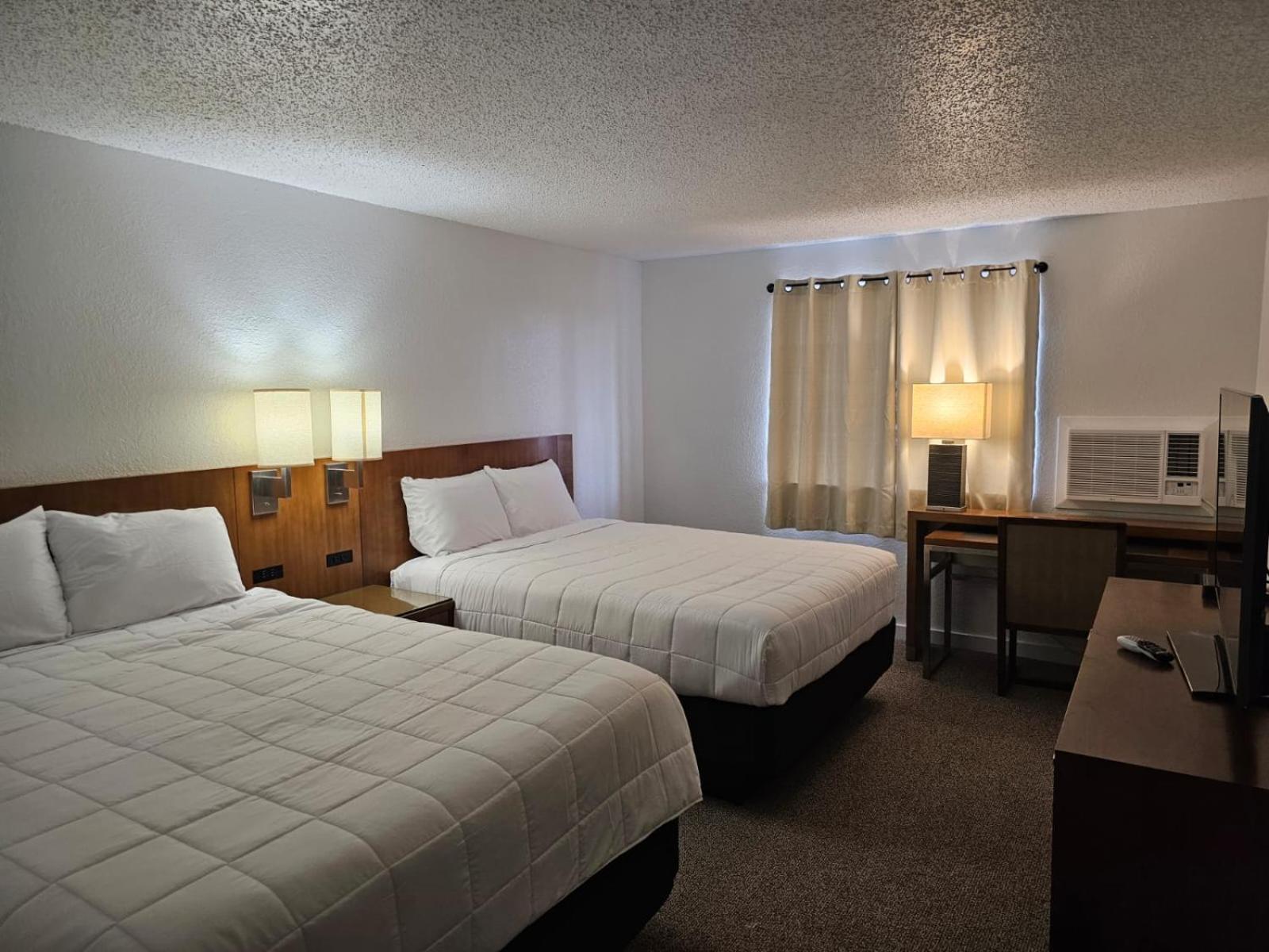 Hotel Simply Stay 7/22
