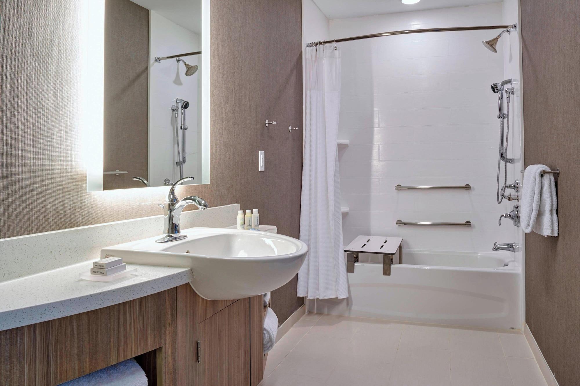 Suite, Multiple Beds, Accessible، Springhill Suites Grand Rapids West 4/7