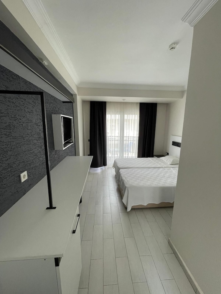 Cle Beach Boutique Hotel 13/50
