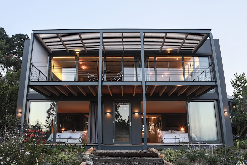Spanish Farm Guest Lodge 2/90