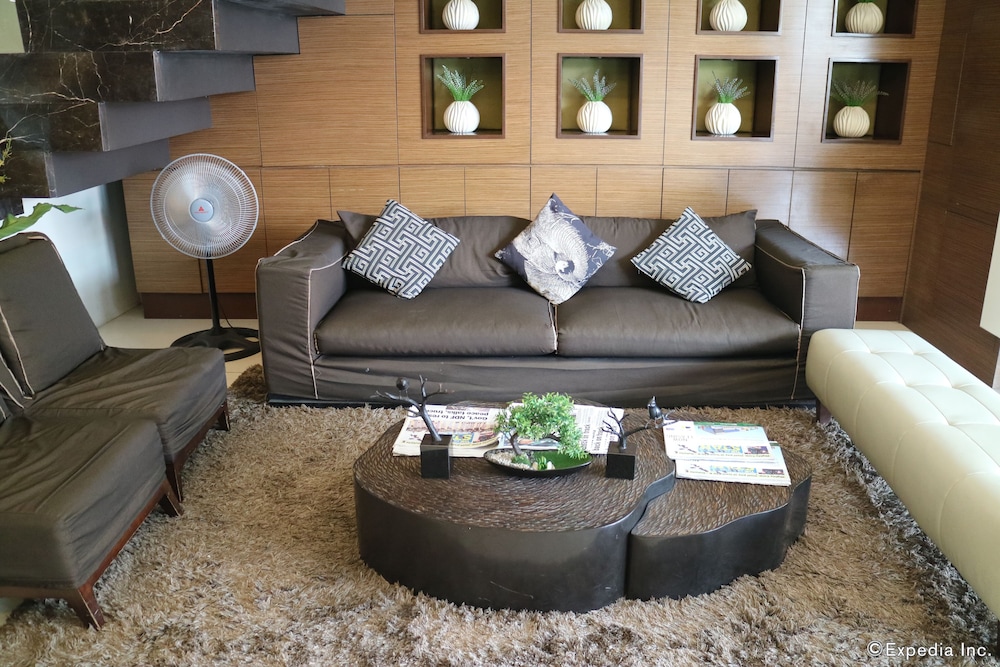 Avenue Suites Hotel 46/65
