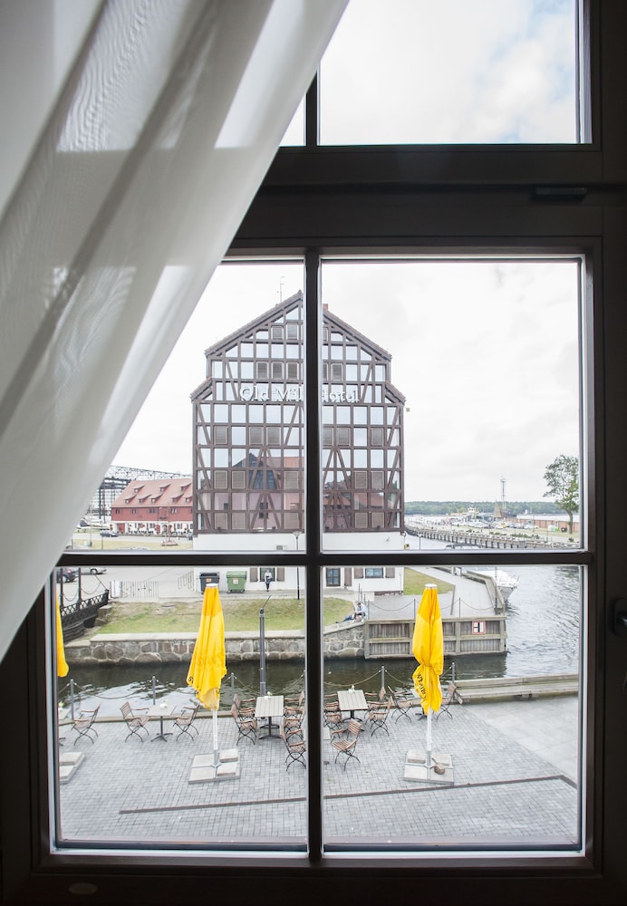 Old Port Hotel 42/50