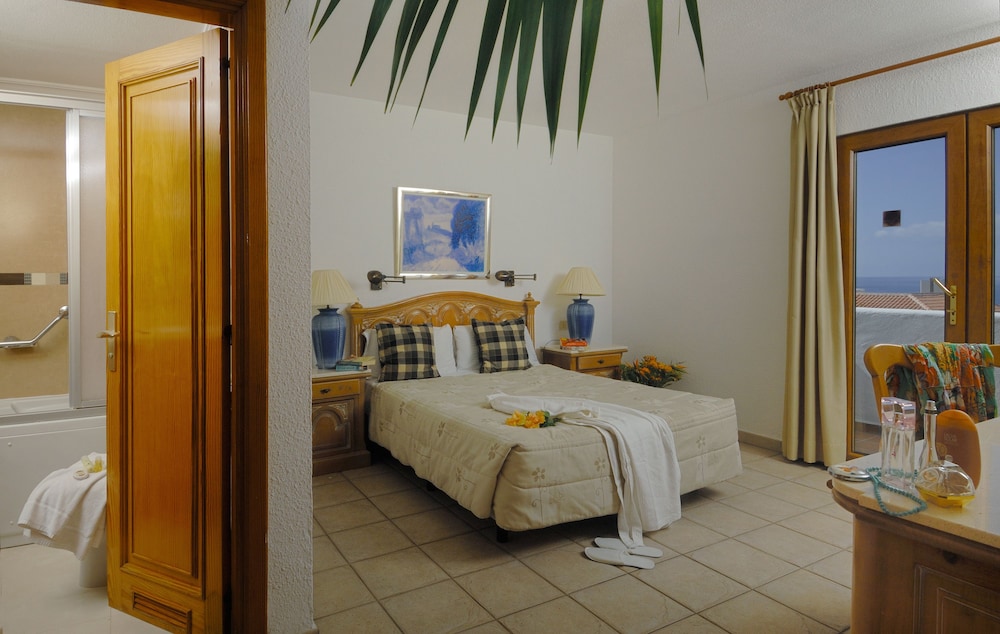 Beverly Hills Suites - Excel Hotels & Resorts 18/73