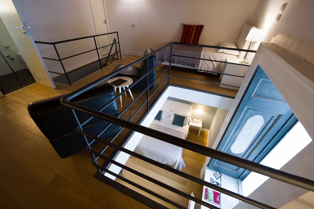 SANTA CHIARA BOUTIQUE HOTEL 39/73
