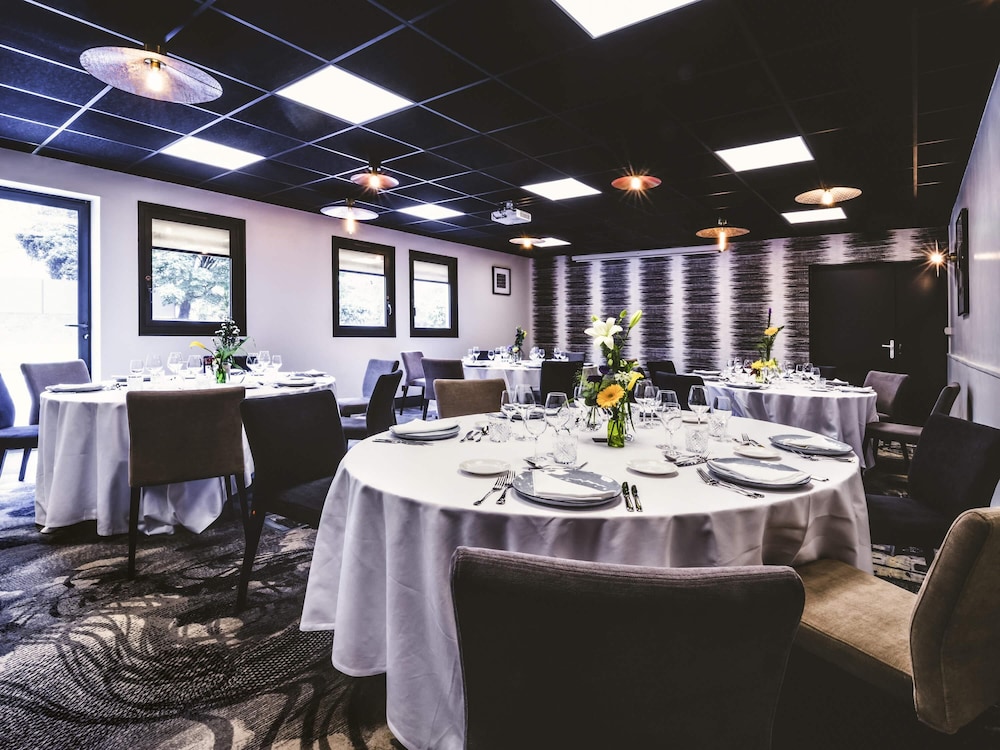 MERCURE PAU PALAIS DES SPORTS 64/67
