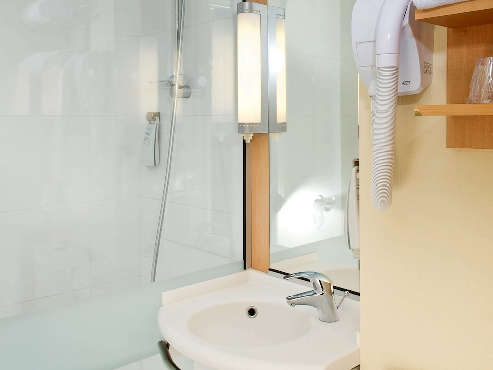 Ibis Quimper 11/70