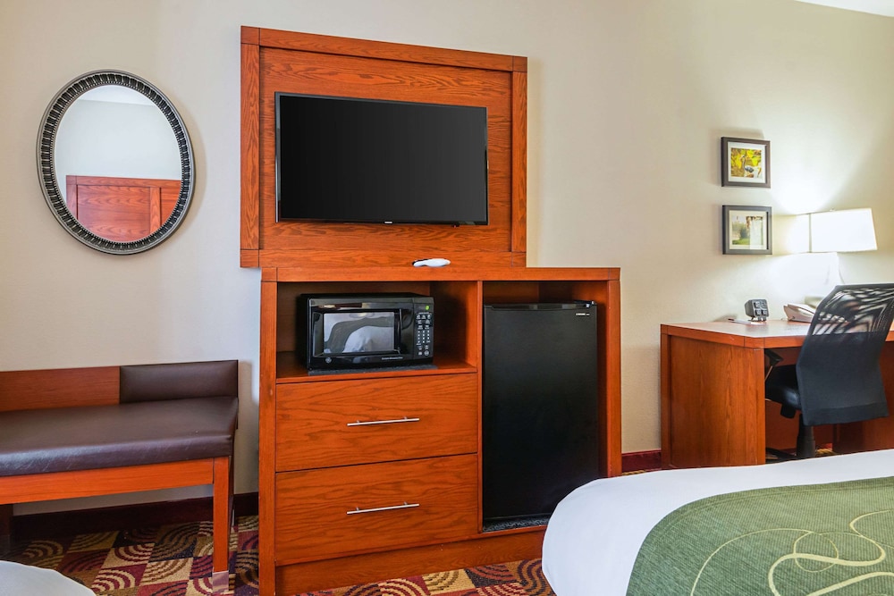 Comfort Suites Lake Charles 44/48