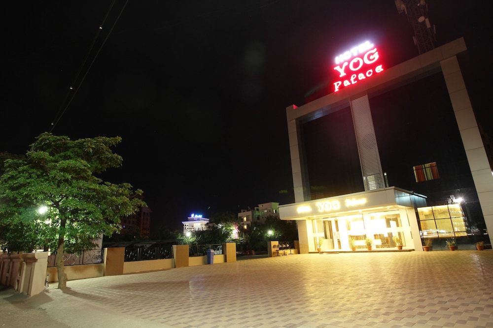 Hotel Yog Palace 6/50