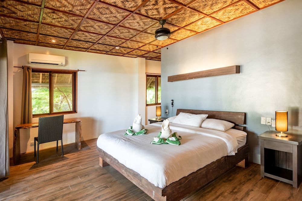 Bungalow, 1 King and 1 Single Beds, Beach Front