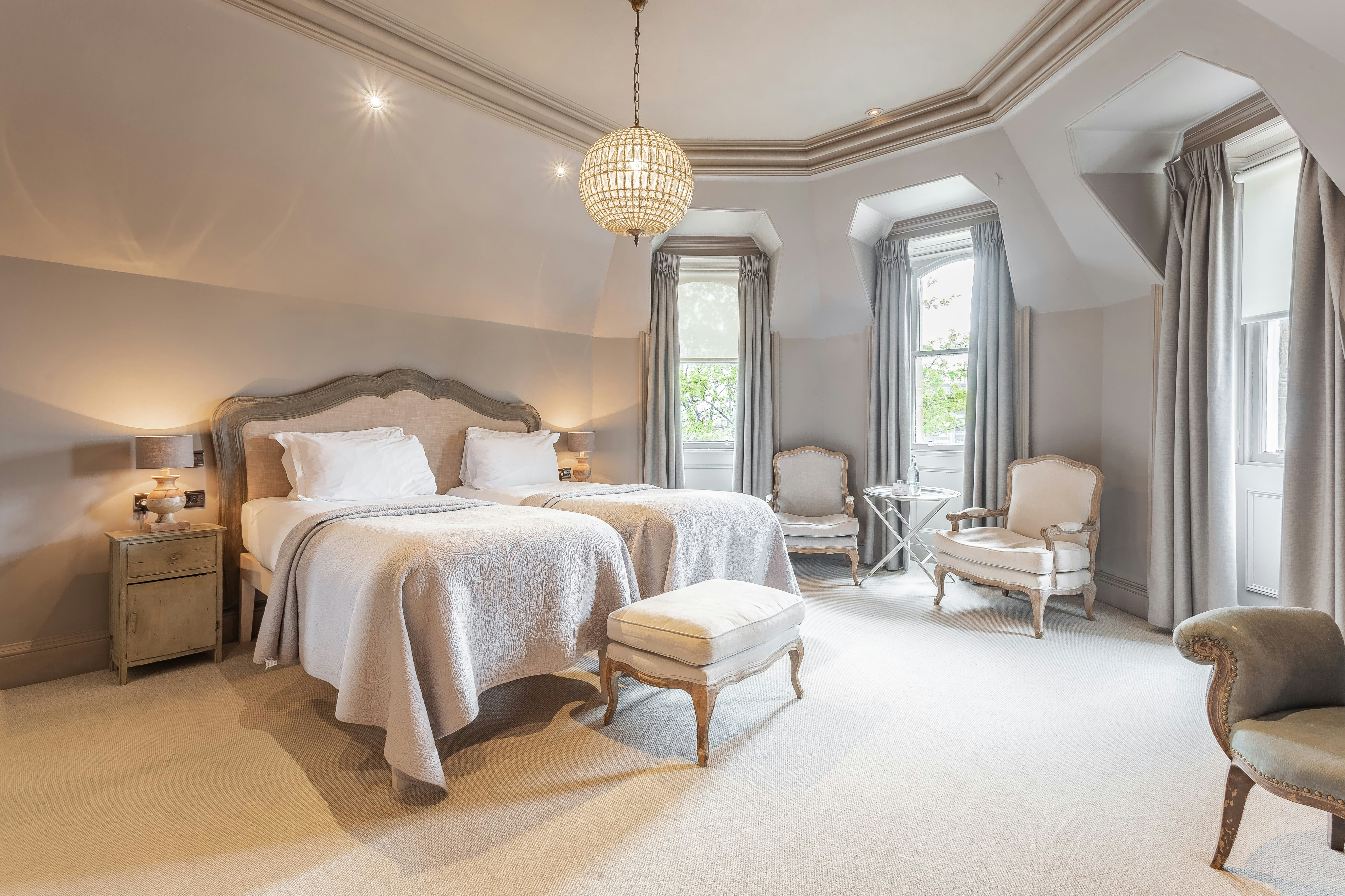CLASSIC, DOUBLE OR TWIN BED