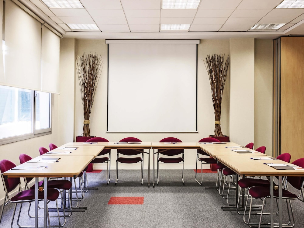 IBIS BARCELONA MOLINS DE REI 55/67