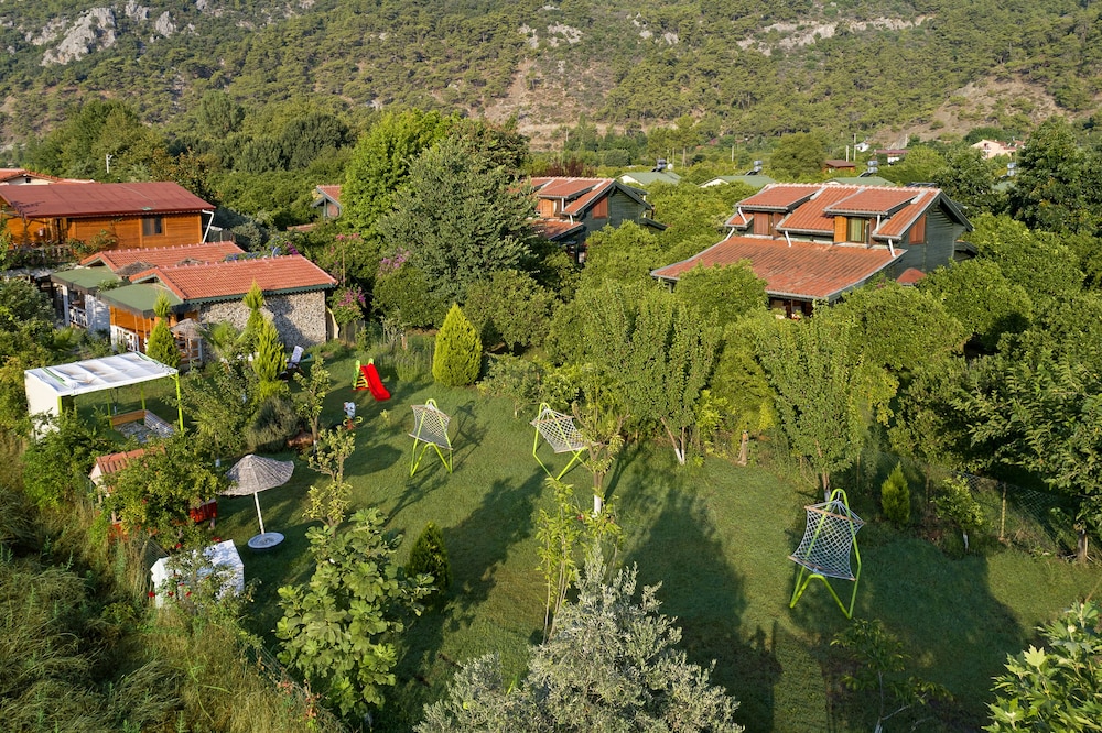 Cirali Flora Pension 38/50