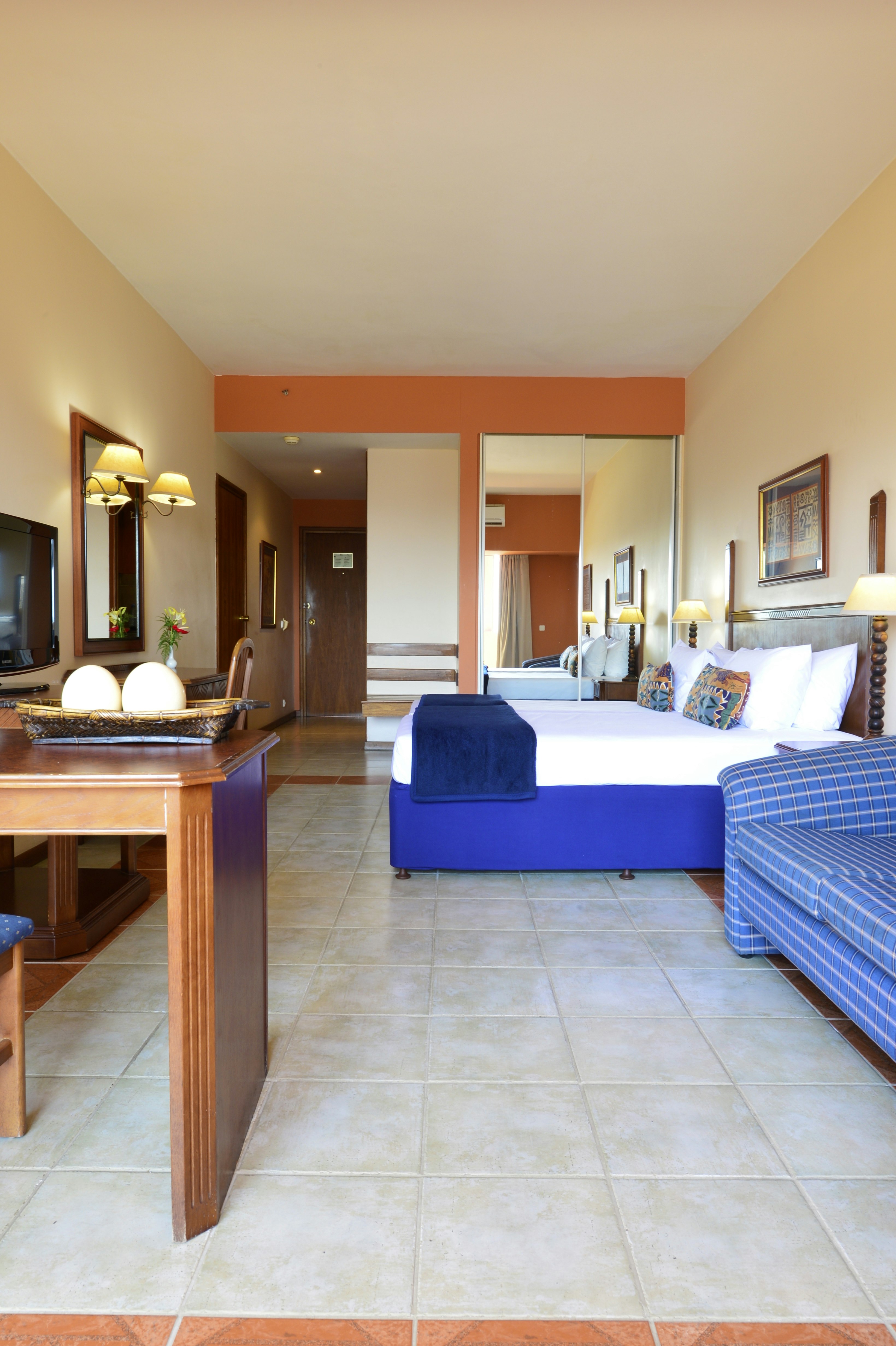 Executive, Family, Suite