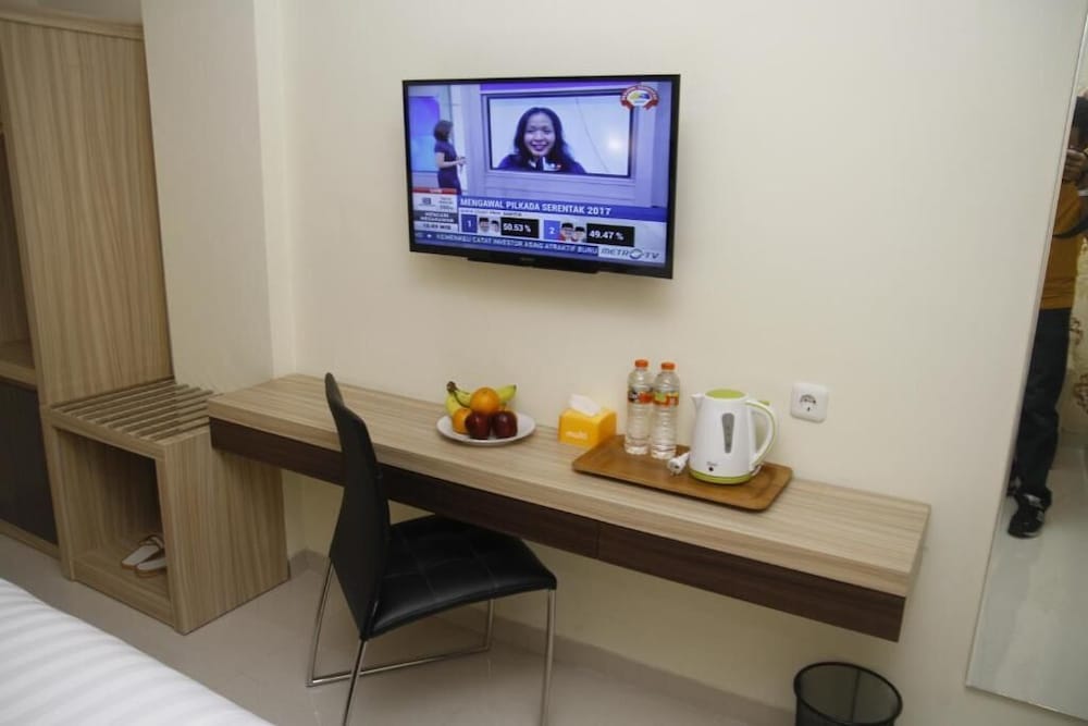 Hersya Front One Inn Surabaya 29/29