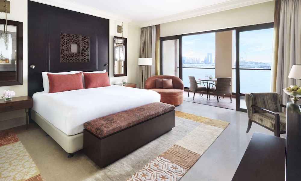 GRAND, HERITAGE, PALM, DELUXE, FAMILY, MULTIPLE BEDS, SEA VIEW, BALCONY