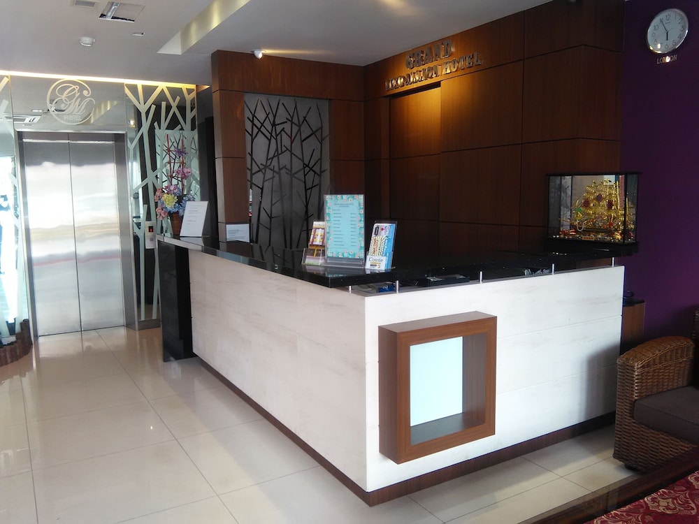 Grand Medallion Hotel 6/48