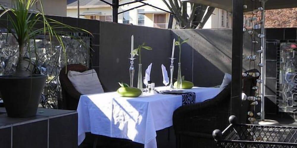 44 On Ennis Guest Lodge And Restaurant 17/27