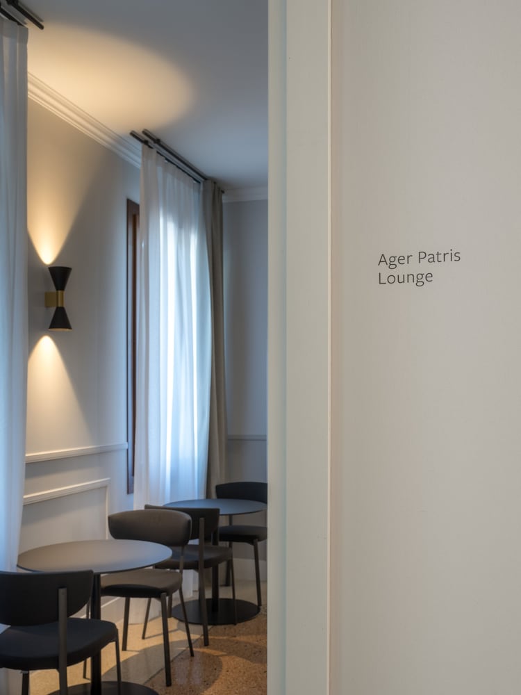 The Foscarini 24/37