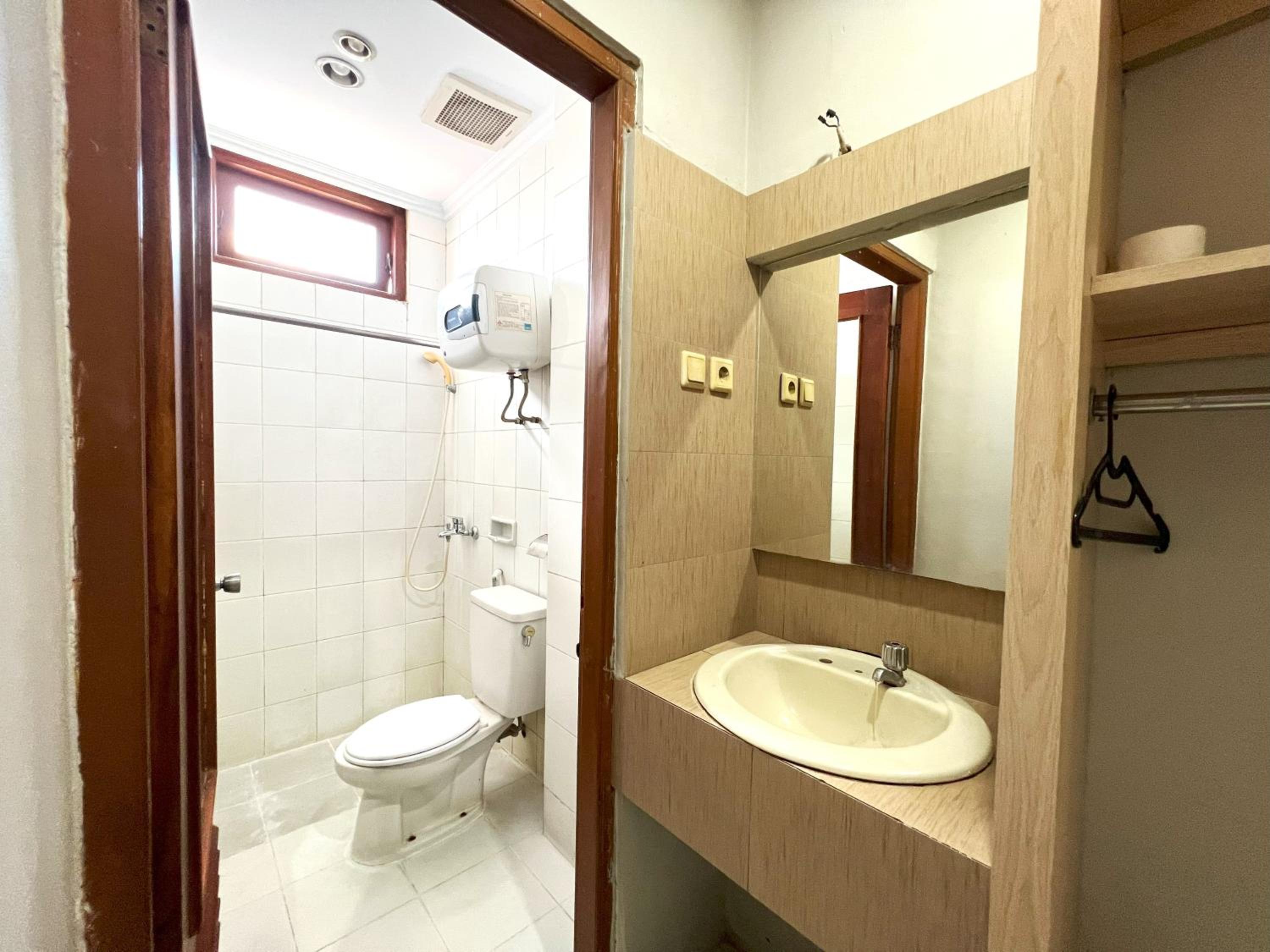 OYO 3819 Hotel Winotosastro 24/33