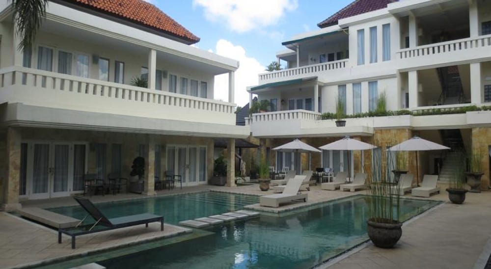 BALI COURT HOTEL AND APARTMENT 7/39