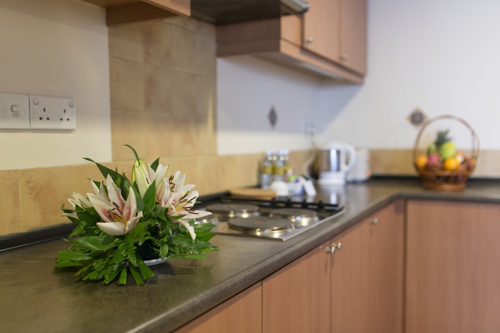 Himawari Hotel Apartment 10/64