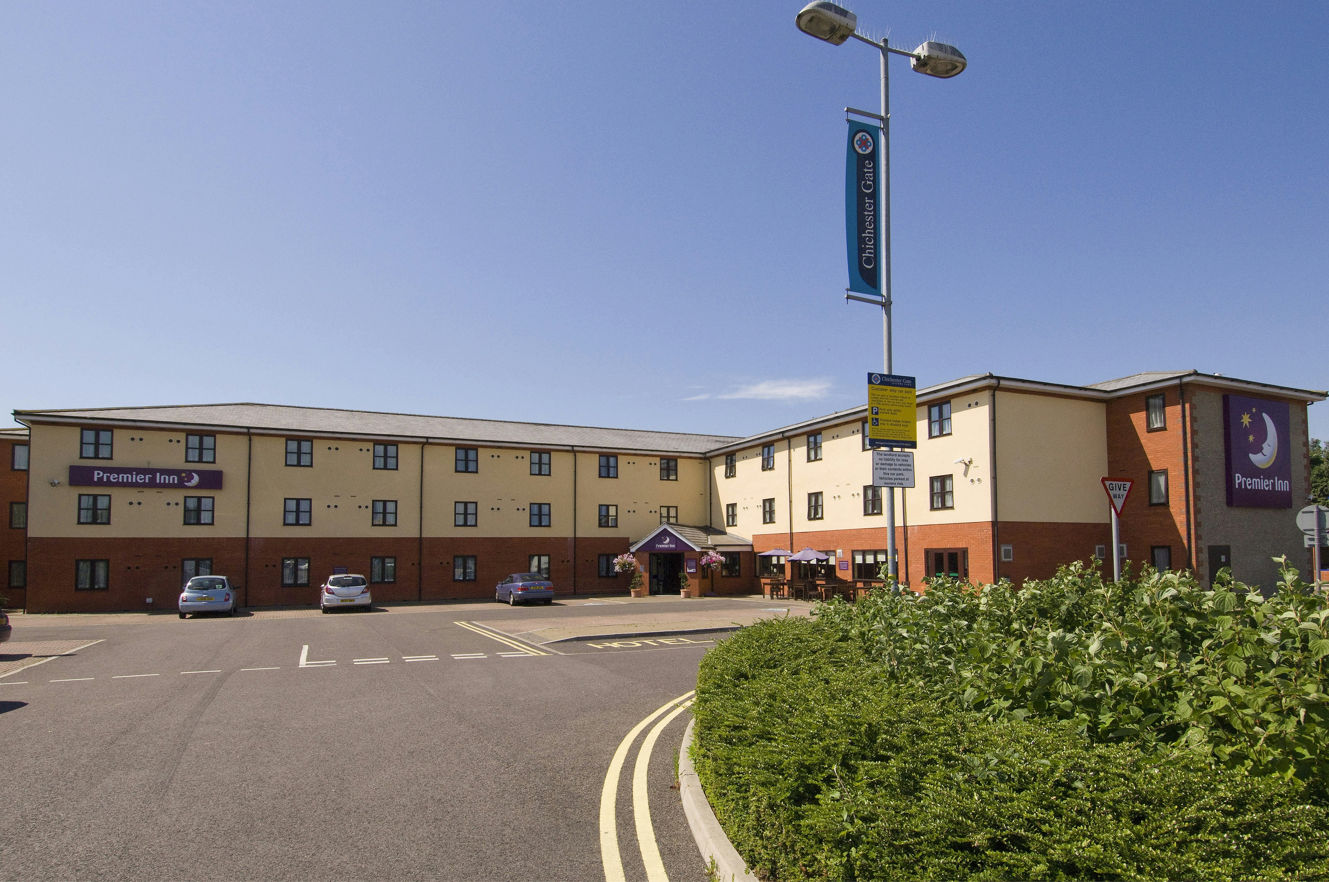 Premier Inn Chichester South (Gate Leisure Park) 21/24