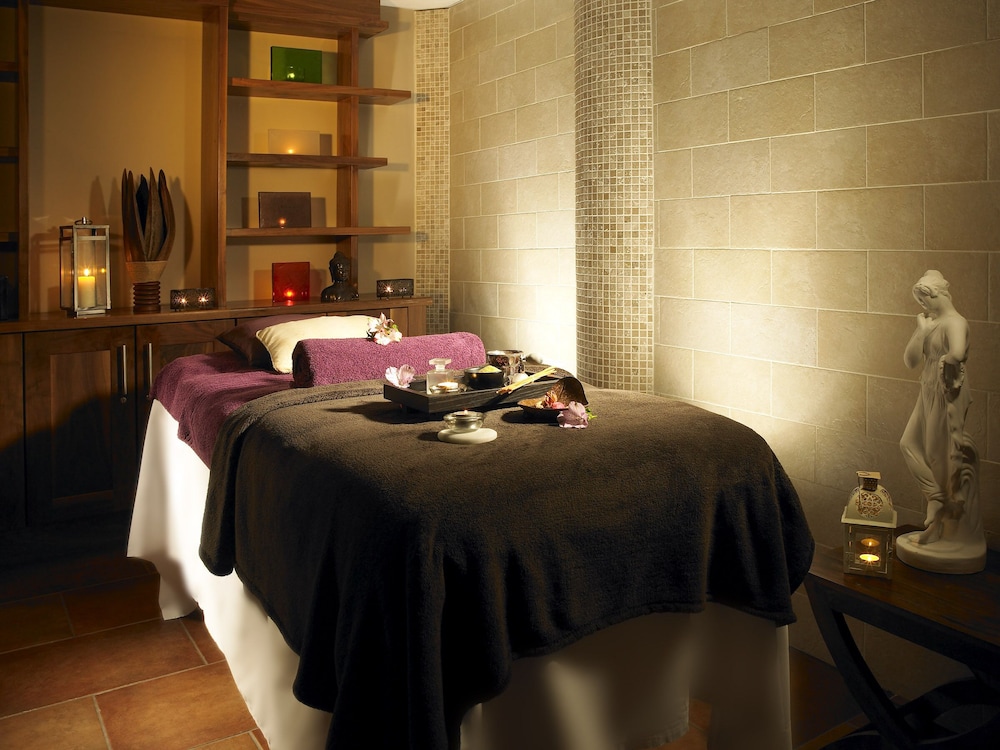 BRIDGE HOUSE HOTEL, LEISURE CLUB & SPA 35/45