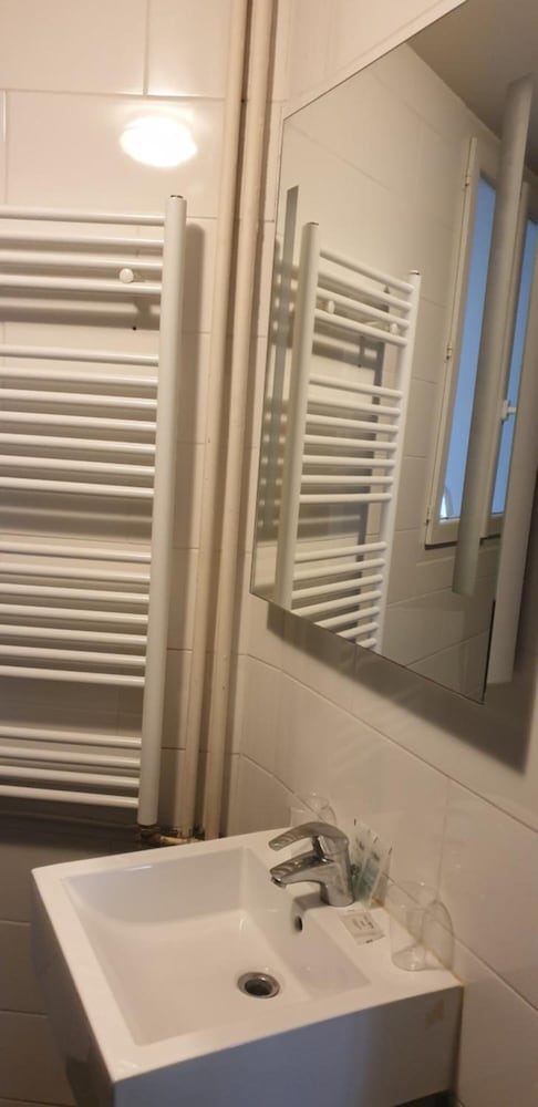 Jeff Hotel 42/60