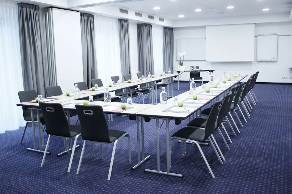 INTERCITY HOTEL FRANKFURT AIRPORT 48/61