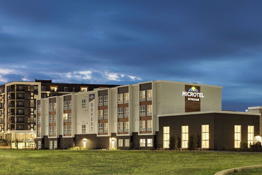 Microtel Inn & Suites by Wyndham Boisbriand 4/35