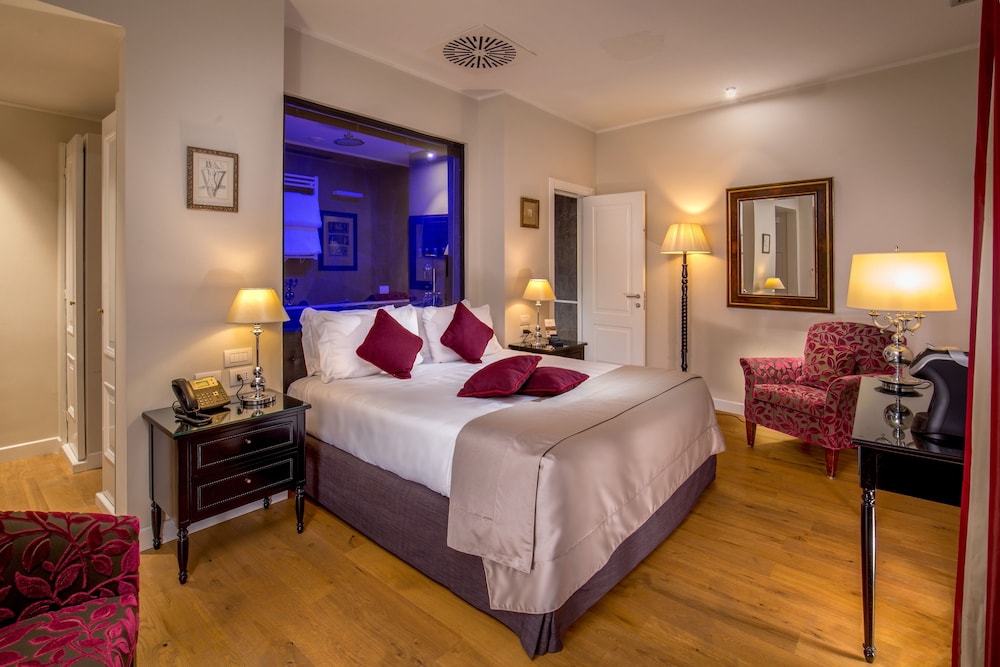 DELUXE, DOUBLE BED