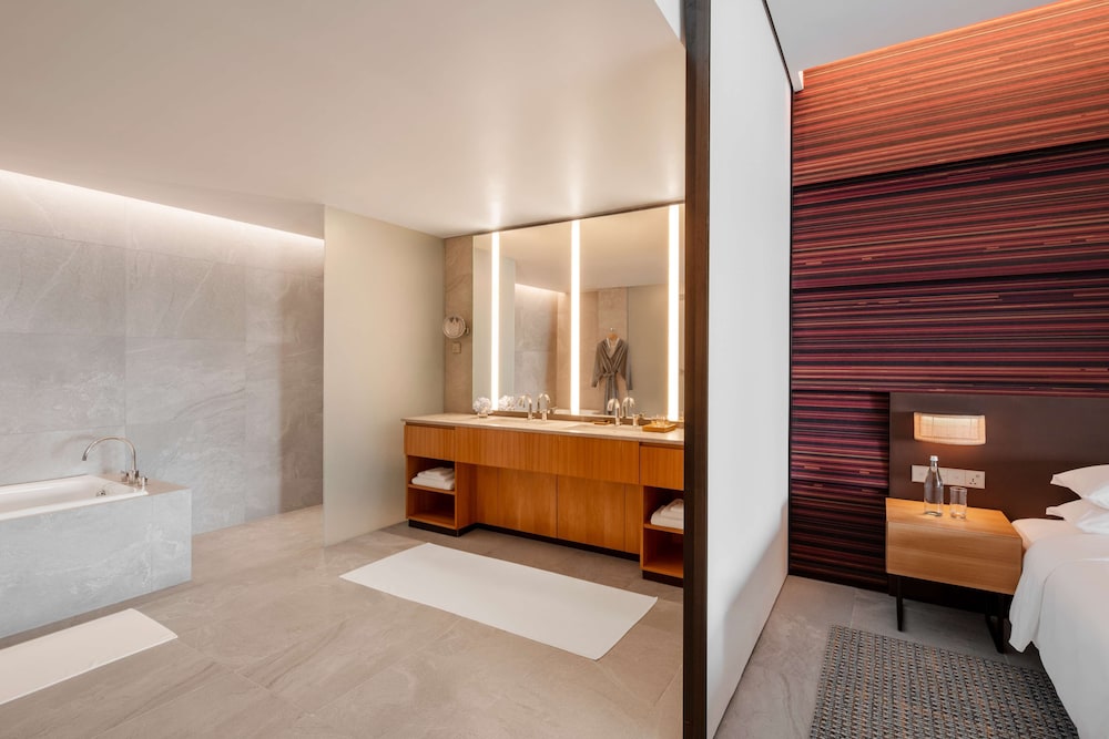 Hyatt Centric Kota Kinabalu 24/50