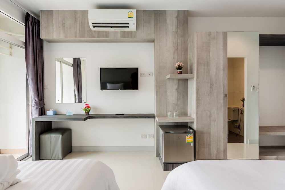 Evergreen Suite Hotel 28/54