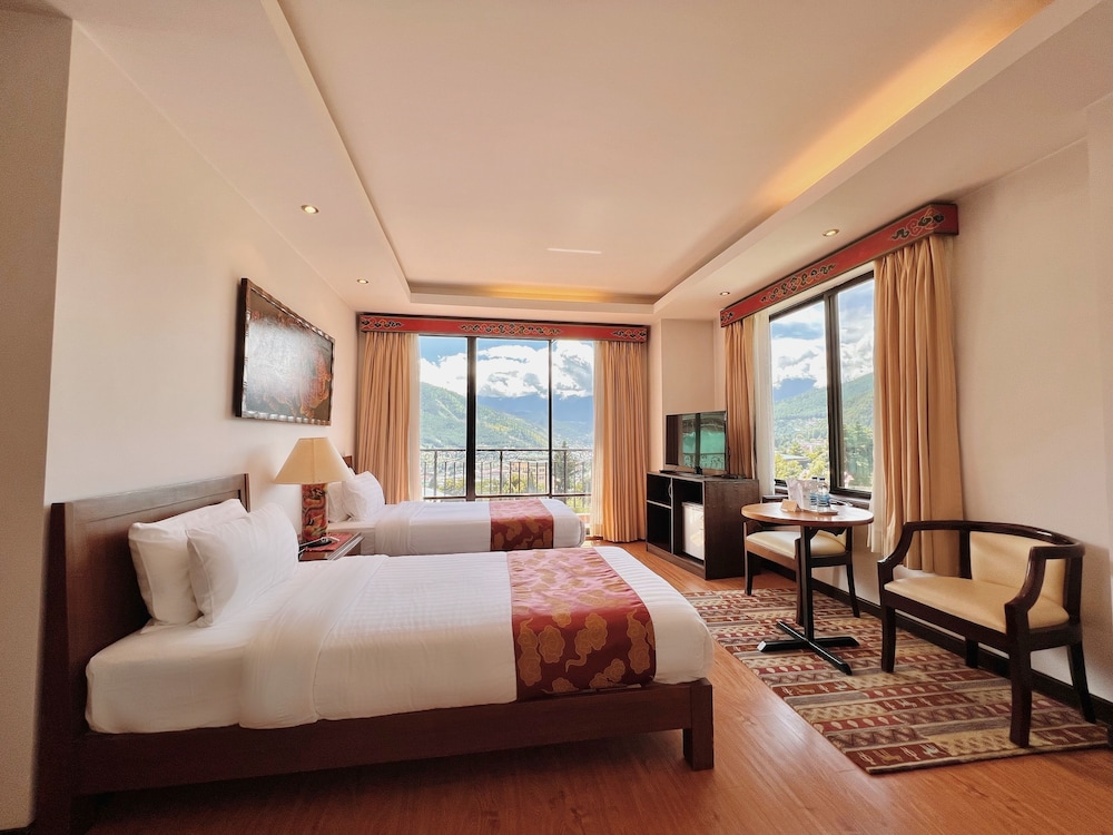 EXECUTIVE, CITY VIEW, BALCONY