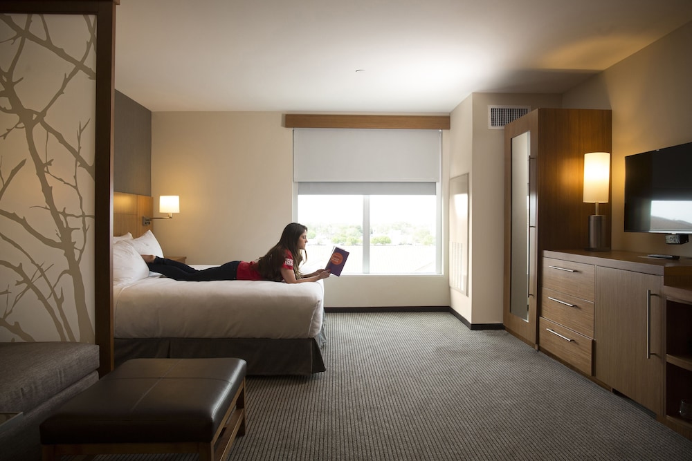 Hyatt Place Lubbock 23/54